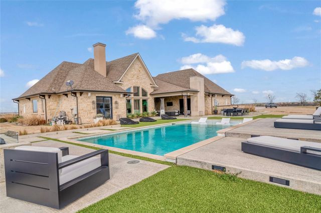2106 County Road 43250, Paris, TX 75462