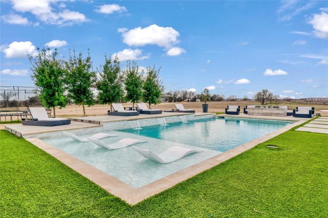 2106 County Road 43250, Paris, TX 75462