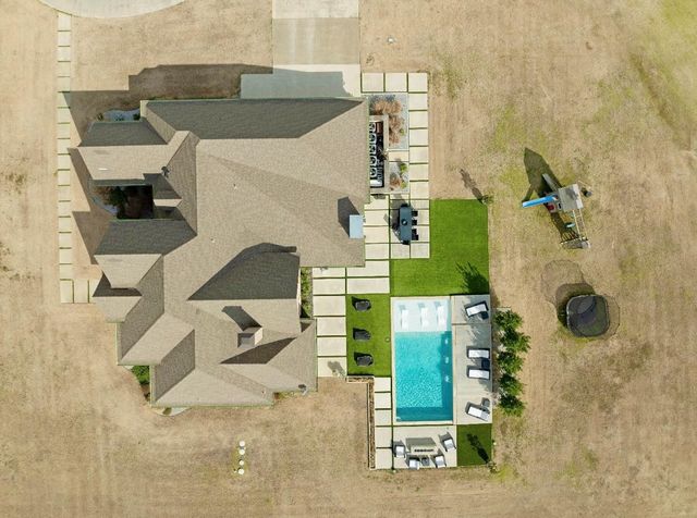 2106 County Road 43250, Paris, TX 75462