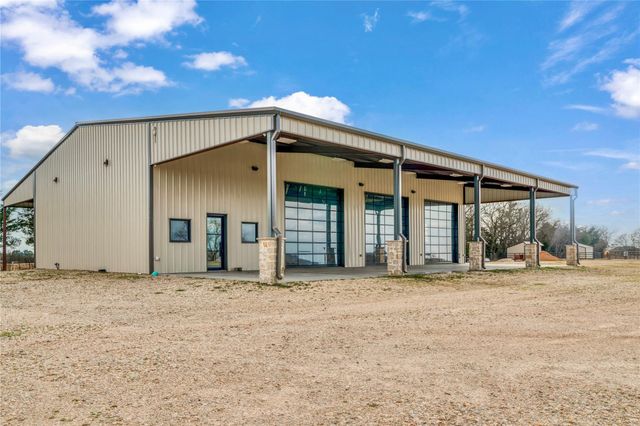 2106 County Road 43250, Paris, TX 75462