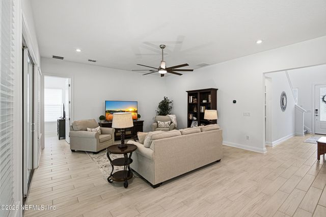335 PALOMAR Drive, St. Johns, FL 32259