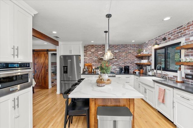 909 Princeton Ave, Modesto, CA 95350