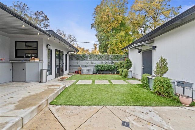 909 Princeton Ave, Modesto, CA 95350