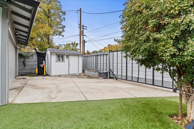 909 Princeton Ave, Modesto, CA 95350