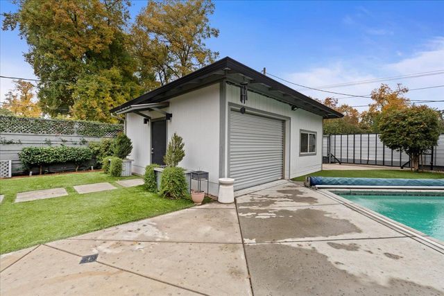 909 Princeton Ave, Modesto, CA 95350