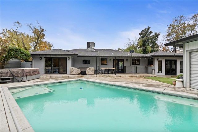 909 Princeton Ave, Modesto, CA 95350