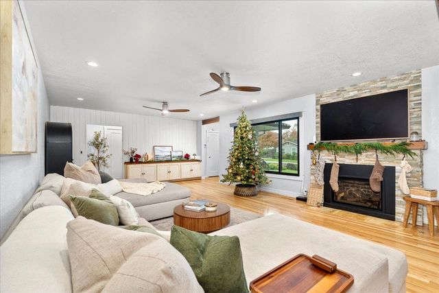 909 Princeton Ave, Modesto, CA 95350