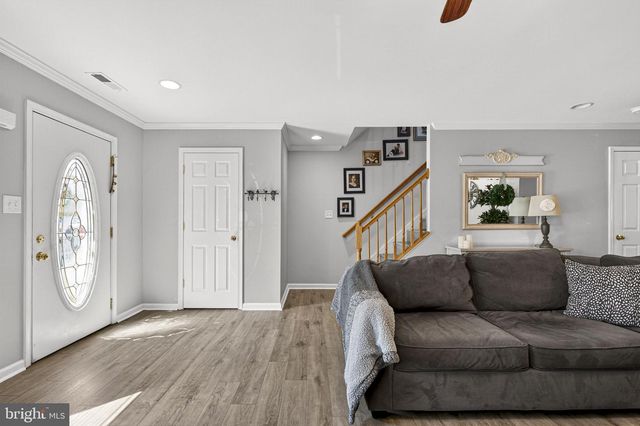 173 BALTUSROL DR, Charles Town, WV 25414
