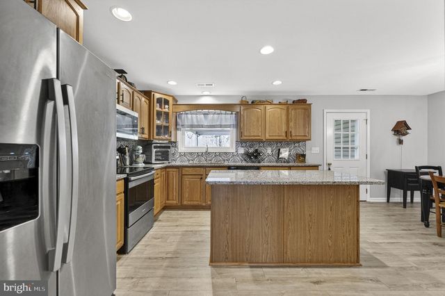 173 BALTUSROL DR, Charles Town, WV 25414