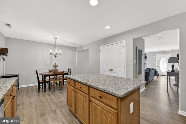 173 BALTUSROL DR, Charles Town, WV 25414