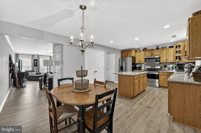 173 BALTUSROL DR, Charles Town, WV 25414