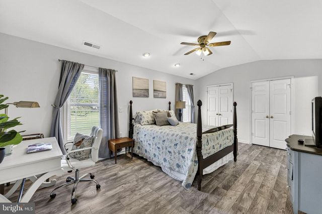 173 BALTUSROL DR, Charles Town, WV 25414