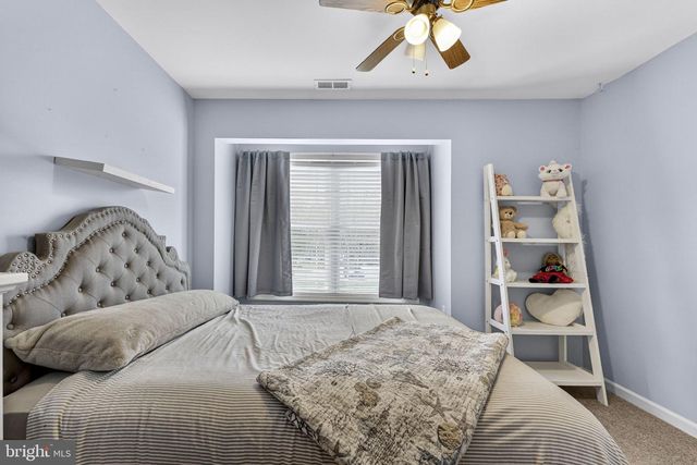 173 BALTUSROL DR, Charles Town, WV 25414