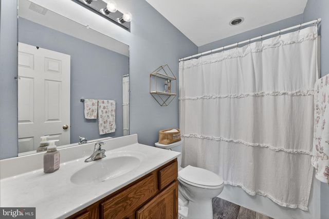 173 BALTUSROL DR, Charles Town, WV 25414