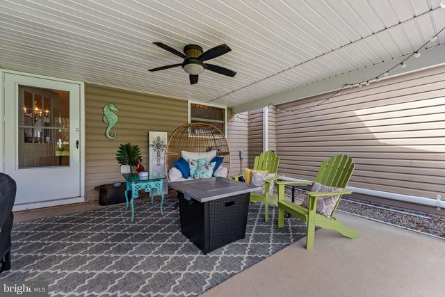 173 BALTUSROL DR, Charles Town, WV 25414