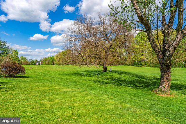 173 BALTUSROL DR, Charles Town, WV 25414