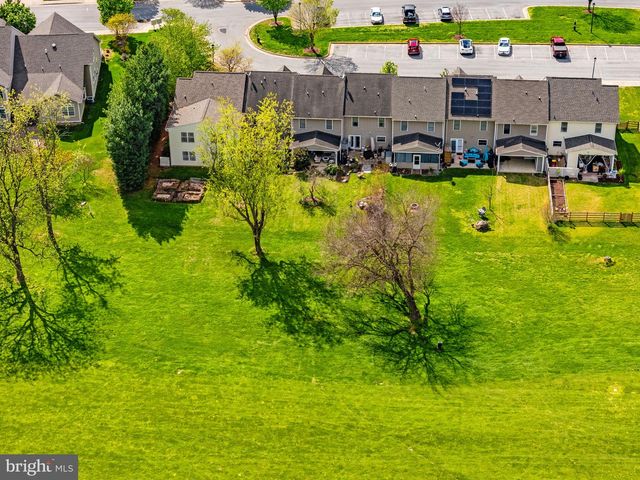 173 BALTUSROL DR, Charles Town, WV 25414