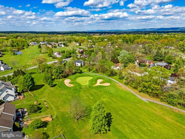 173 BALTUSROL DR, Charles Town, WV 25414