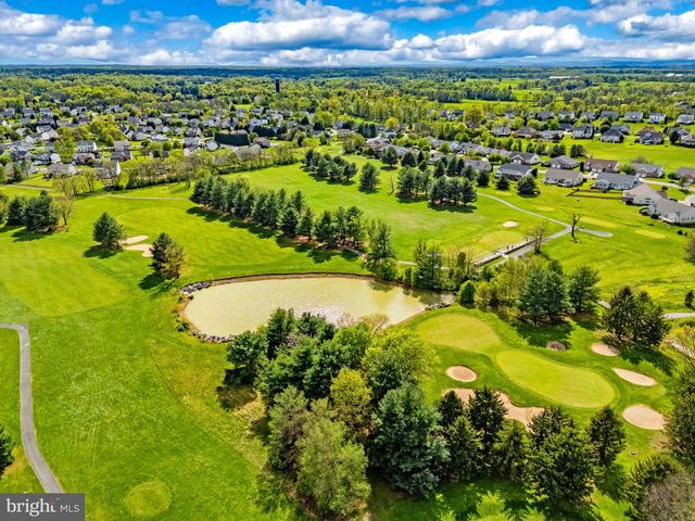 173 BALTUSROL DR, Charles Town, WV 25414