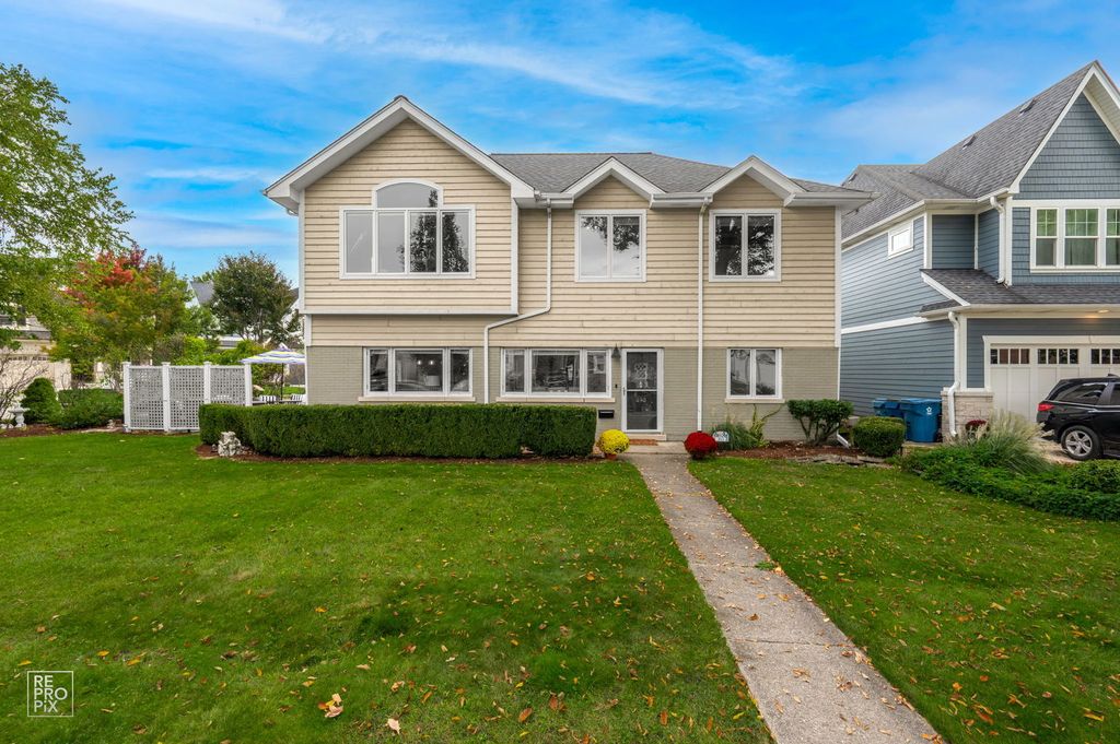 393 S Hawthorne Avenue, Elmhurst, IL 60126 — photo 2