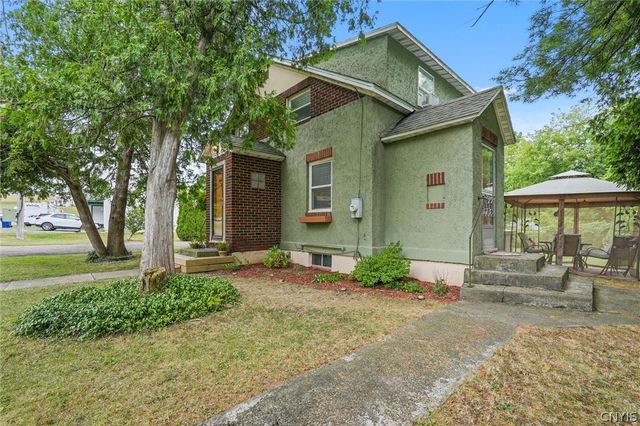 101 Maple Grove Road, Camillus, NY 13209