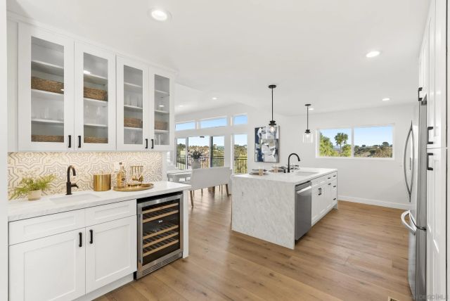 7875 Bellakaren Pl, La Jolla, CA 92037