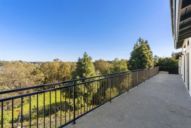 7875 Bellakaren Pl, La Jolla, CA 92037