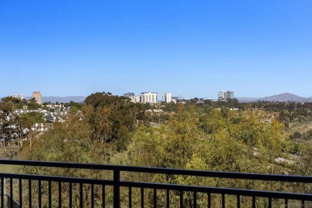 7875 Bellakaren Pl, La Jolla, CA 92037