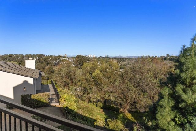 7875 Bellakaren Pl, La Jolla, CA 92037