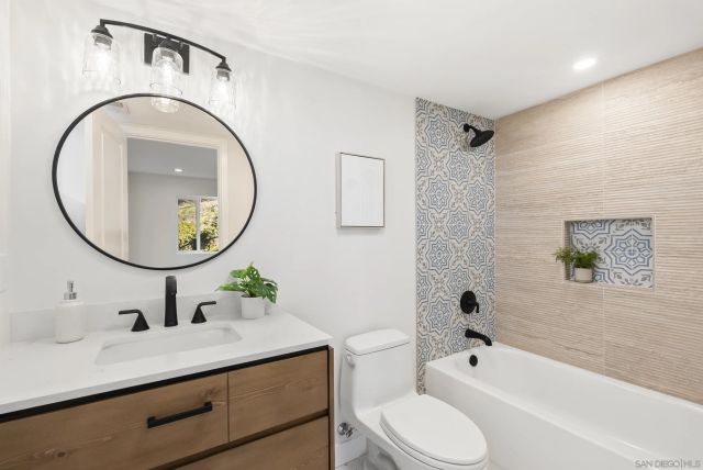 7875 Bellakaren Pl, La Jolla, CA 92037