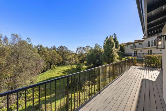 7875 Bellakaren Pl, La Jolla, CA 92037