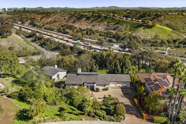 7875 Bellakaren Pl, La Jolla, CA 92037