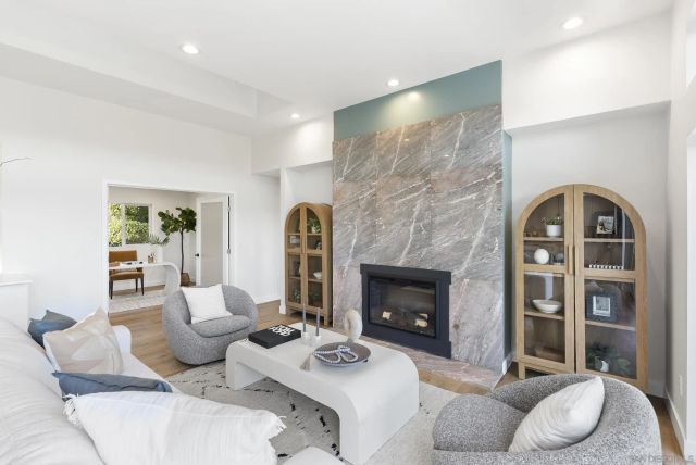 7875 Bellakaren Pl, La Jolla, CA 92037