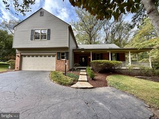 12210 ROWAN TREE DR, Fairfax, VA 22030