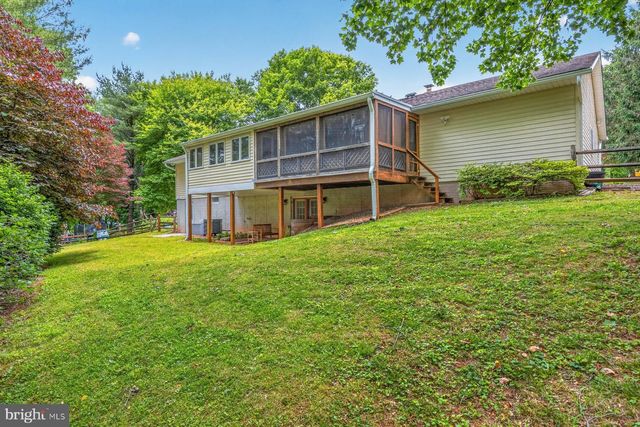 6408 HICKORY LN, Sykesville, MD 21784
