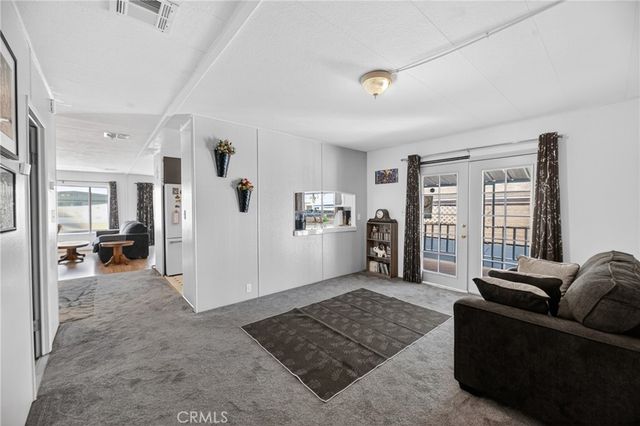 725 W THORNTON Avenue 136, Hemet, CA 92543