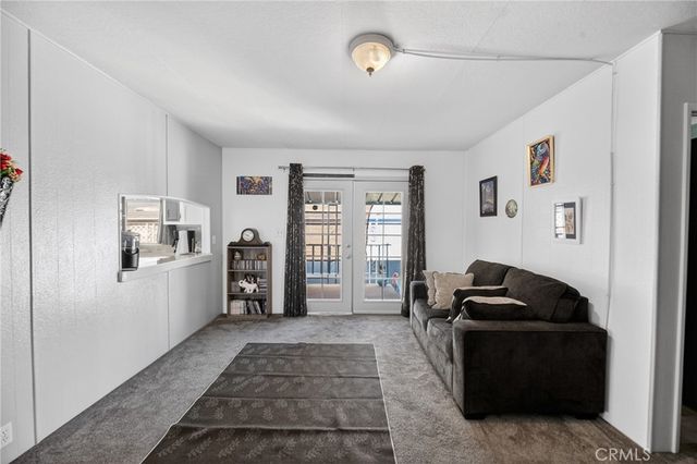 725 W THORNTON Avenue 136, Hemet, CA 92543