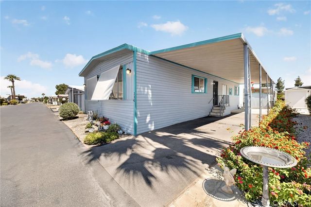 725 W THORNTON Avenue 136, Hemet, CA 92543
