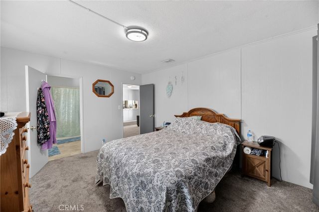 725 W THORNTON Avenue 136, Hemet, CA 92543