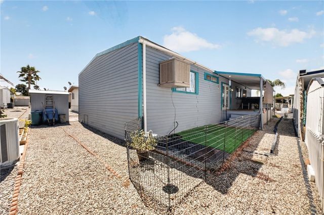 725 W THORNTON Avenue 136, Hemet, CA 92543