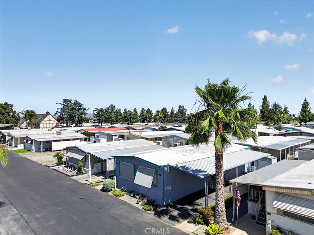 725 W THORNTON Avenue 136, Hemet, CA 92543