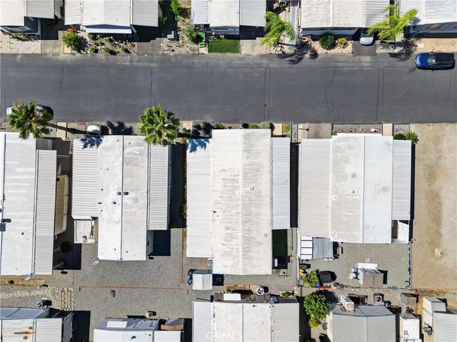 725 W THORNTON Avenue 136, Hemet, CA 92543