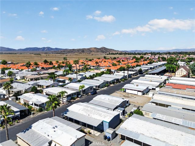 725 W THORNTON Avenue 136, Hemet, CA 92543