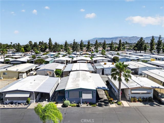 725 W THORNTON Avenue 136, Hemet, CA 92543