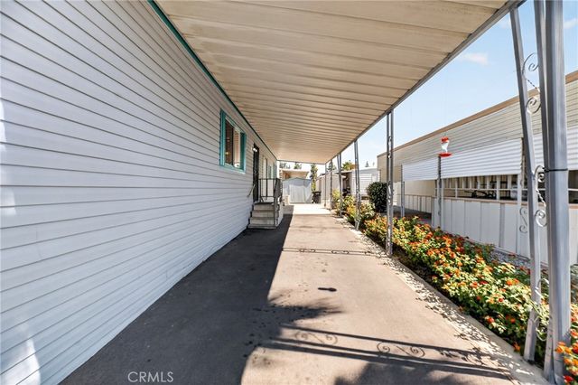 725 W THORNTON Avenue 136, Hemet, CA 92543