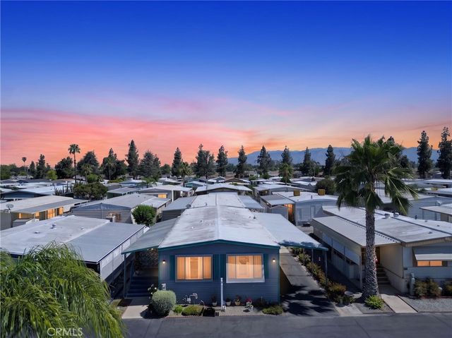 725 W THORNTON Avenue 136, Hemet, CA 92543