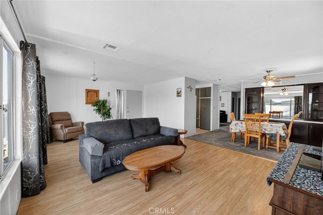 725 W THORNTON Avenue 136, Hemet, CA 92543