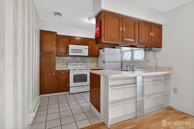 484 Fairton Drive B, Monroe, NJ 08831