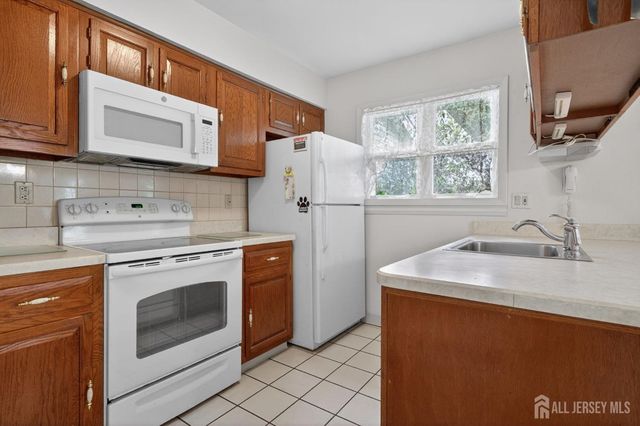 484 Fairton Drive B, Monroe, NJ 08831
