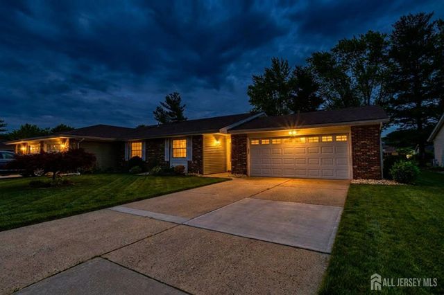 484 Fairton Drive B, Monroe, NJ 08831